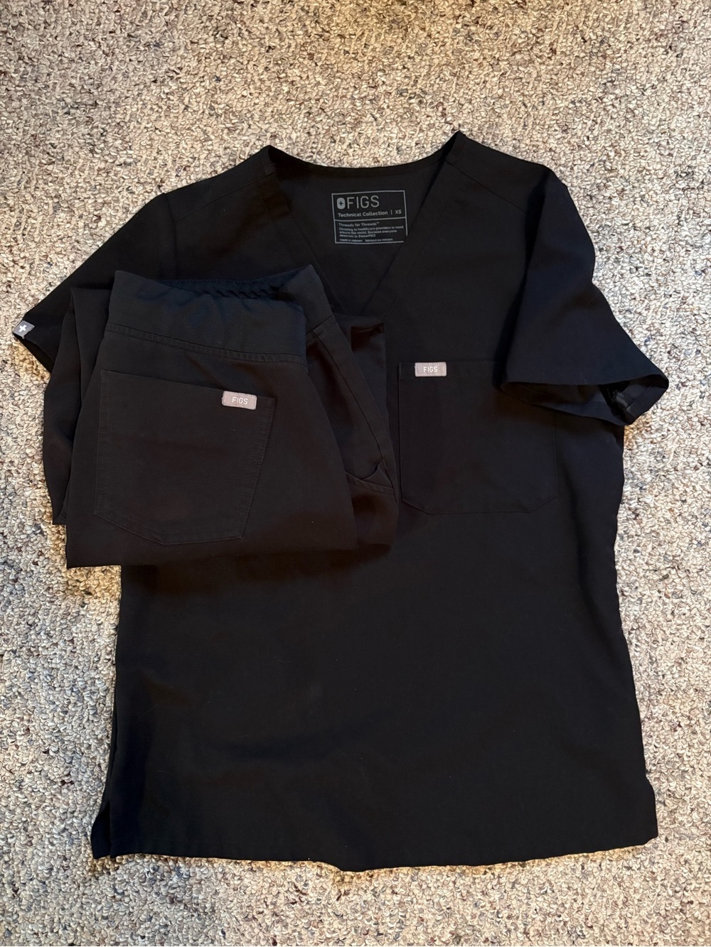FIGS Black V-Neck Scrub Top and Pants Set